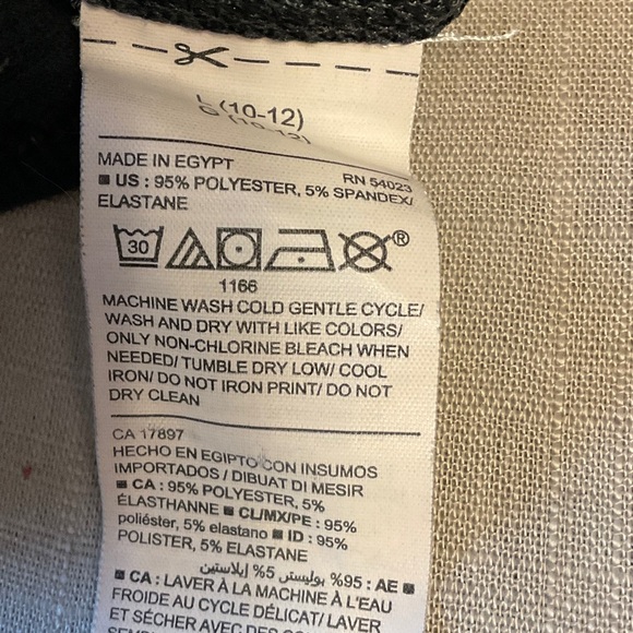 Old Navy Kids Black Shorts - Picture 4 of 4